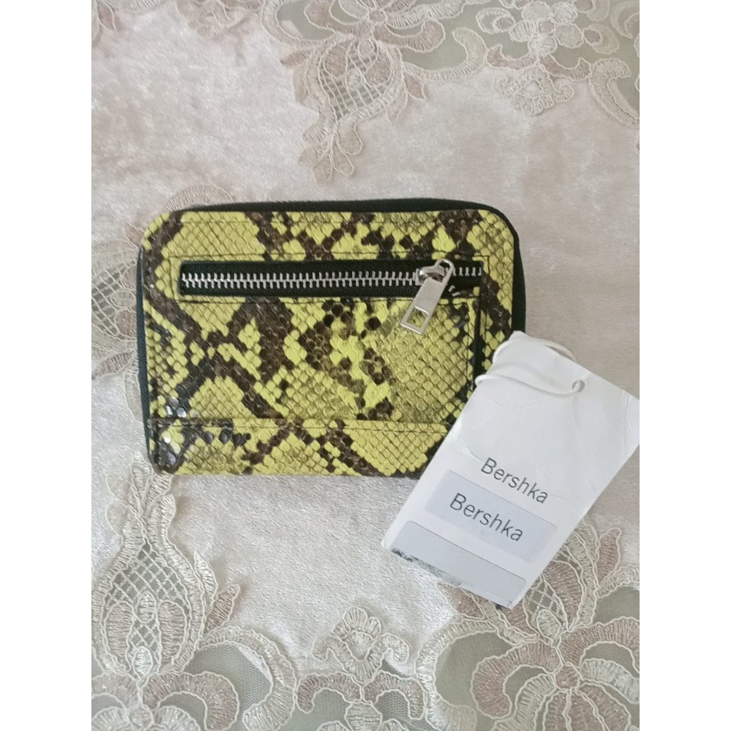 DOMPET BERSHKA