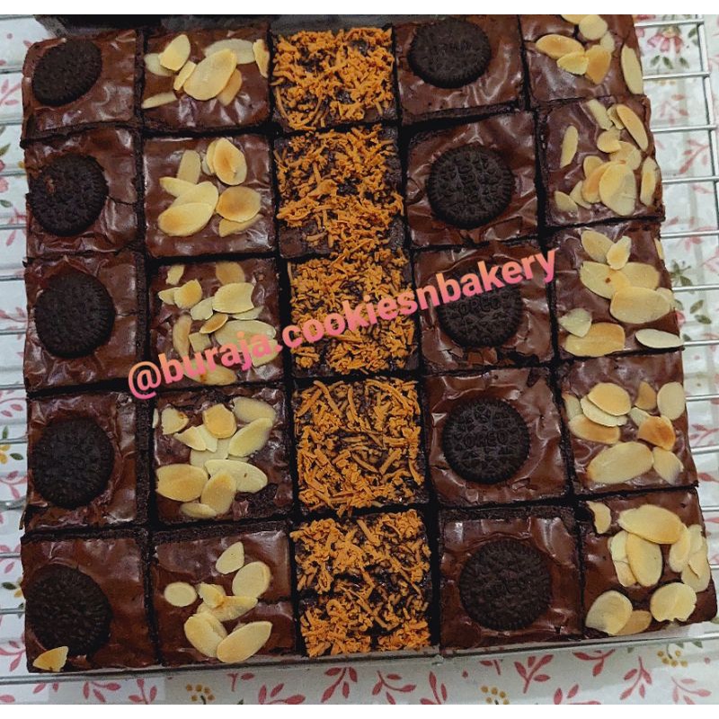 

FUDGY BROWNIES ENAK