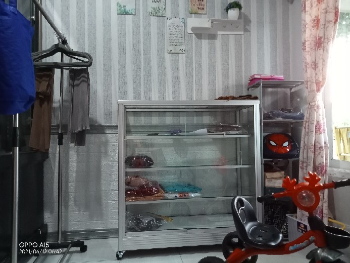 Etalase Kaca 1 Meter (khusus Bogor)