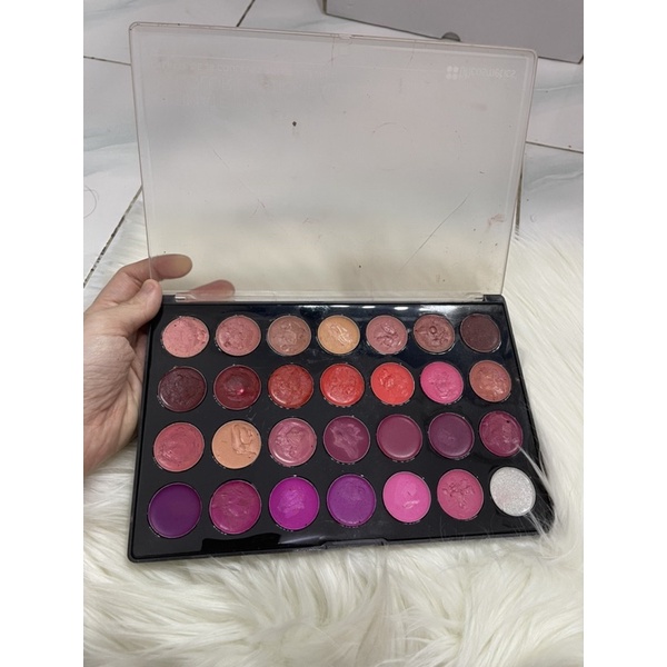 BH COSMETICS ultimate lips 28 colour lip palette - PRELOVED MUA