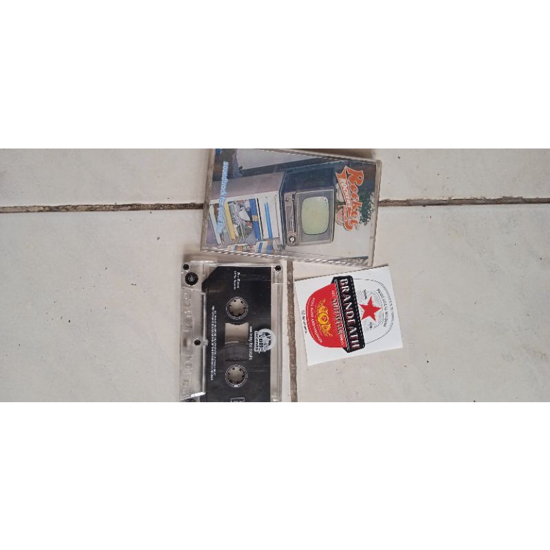 kaset pita rocket rockers