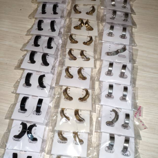 Anting tusuk titanium isi 12 pasang