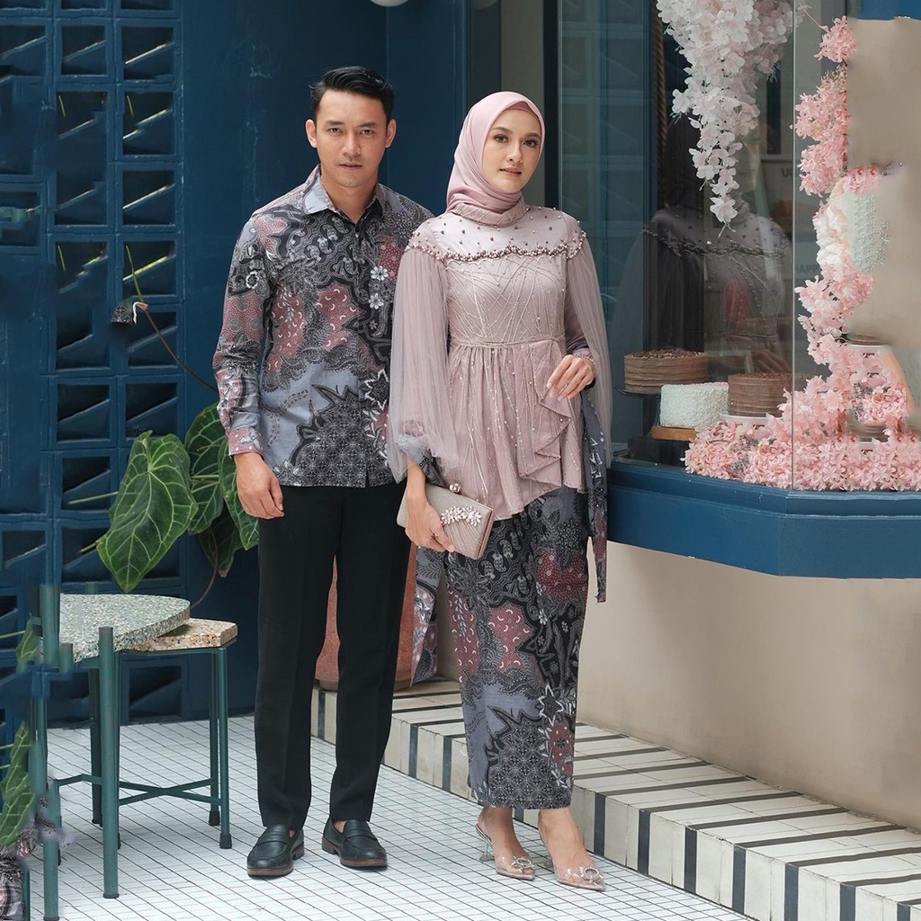 AZKANABATIK SOLO Batik Kebaya Couple Kasandra Tille mutiara | Couple Tunangan | Kebaya Wisuda | Kebaya Kondangan | Kebaya Brukat untuk Pesta