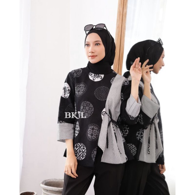 Baju batik wanita modern