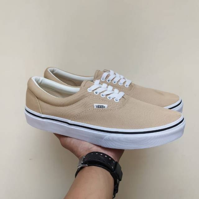 vans era cream