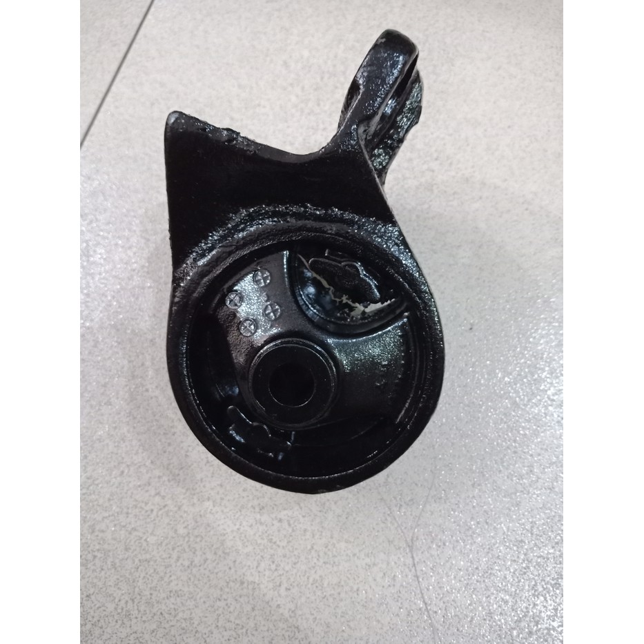 Dudukan persnelleng/ trans mounting daihatsu charade classy