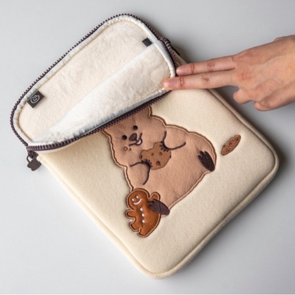 Sleeve Pouch Sarung Tas Bag Case Ipad Tab Tablet Macbook Air Pro Laptop Asus Acer Lenovo HP Huawei 11 12 13 14 15 inch Motif Gambar Beruang Kue Bear Cookies Warna Putih Lucu Cute Murah Korean Model