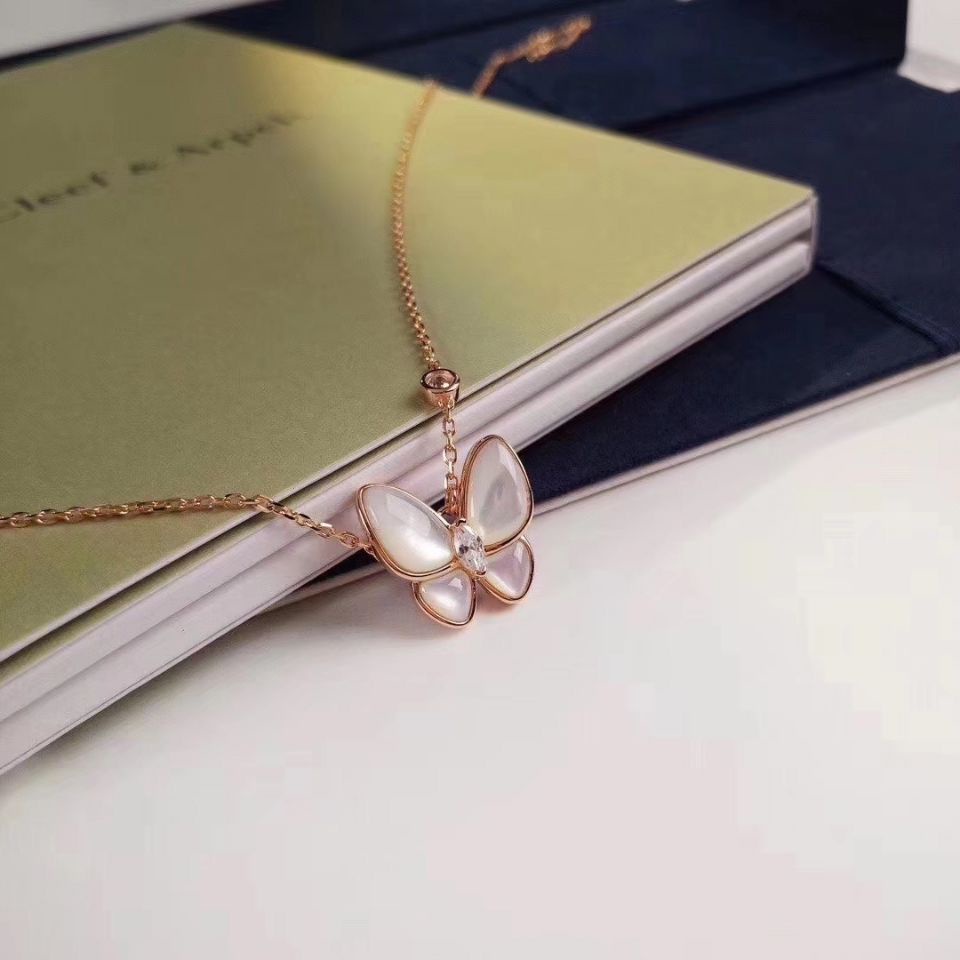 Van Cleef & Arpels November's Vca White Shell Butterfly Necklace Minimalist Artistic Temperament Kor