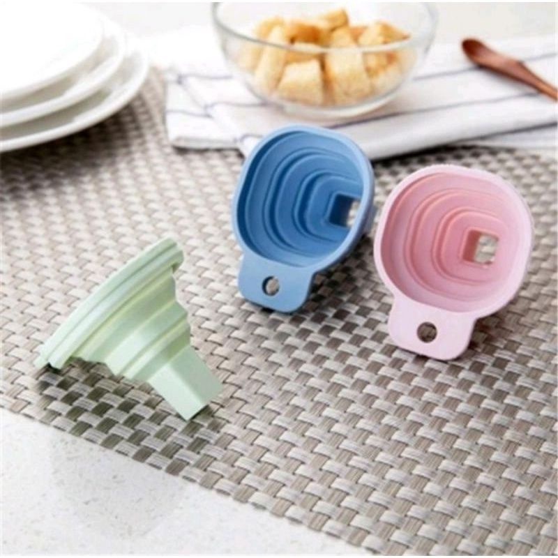 Corong Silicon Silicone Funnel Kotak Square Lipat Air Karet Silikon Botol Gelas Warna Minyak Alat Media Wadah Air Water Oil Liquid Takar Takaran Ukur Saluran Semprong Pipa Baskom Bak Berkualitas Good Quality Grosir Termurah Little Miss Sunshine Malang