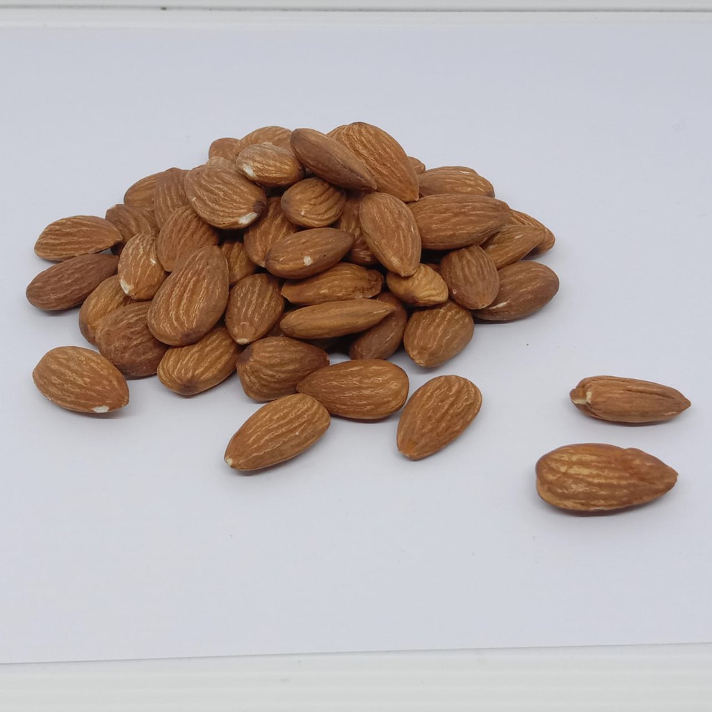 Kacang Almond Kupas (Roasted) Packing 500gram