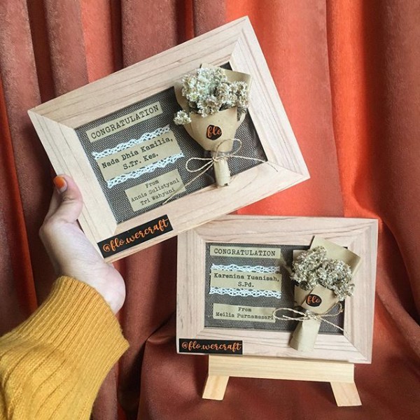 4R FRAME RUSTIC EDELWEISS / KADO WISUDA / KADO ULTAH