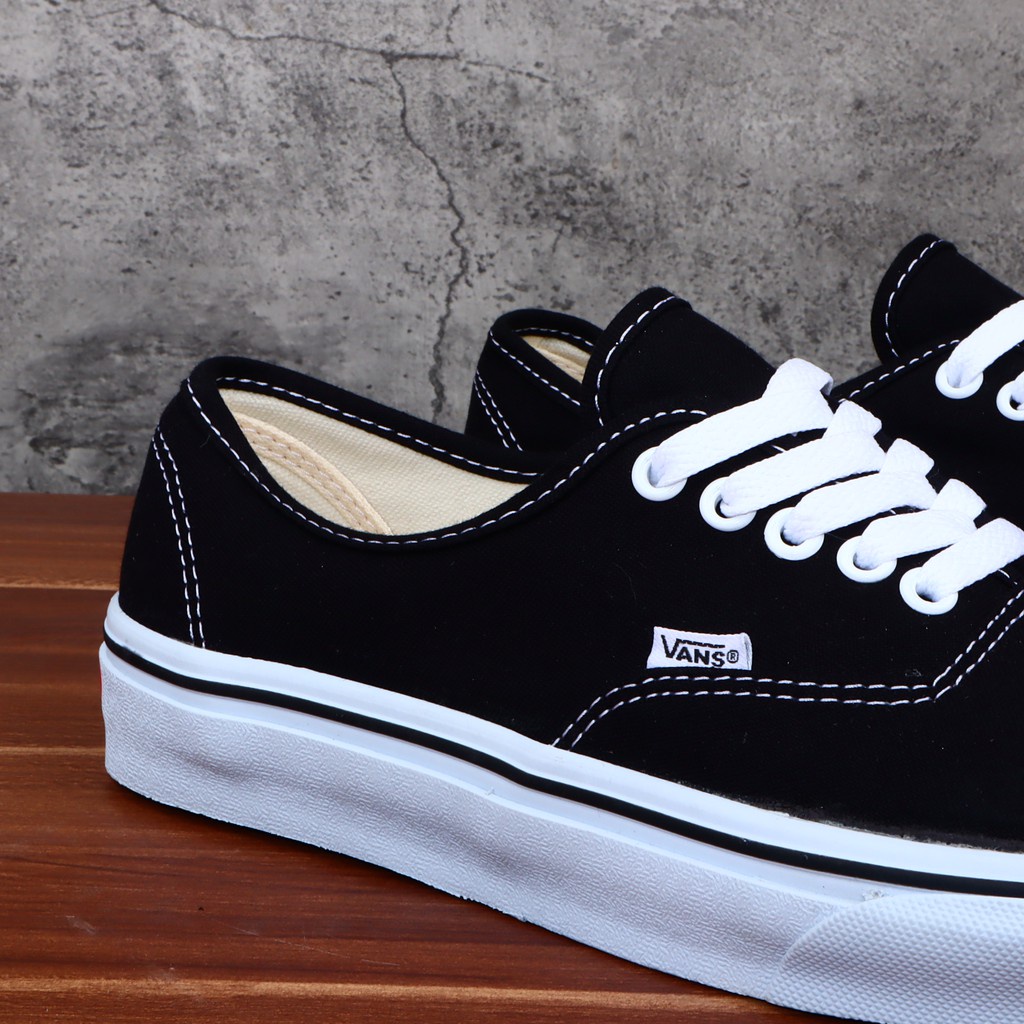 Sepatu Sneakers Pria Vans Authentic Classic Basic Black White Hitam Putih DT BNIB