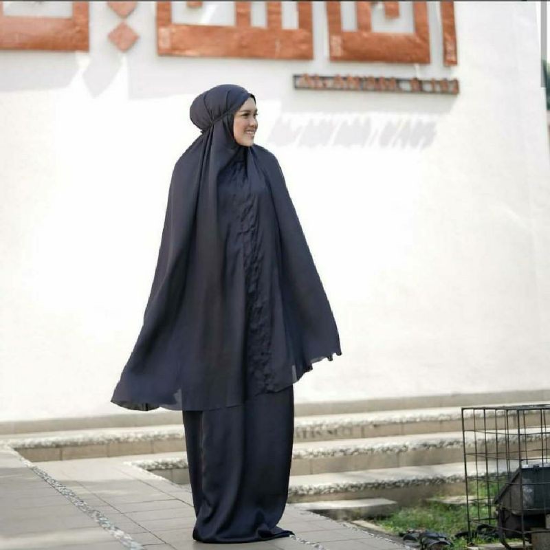 Prayer Robe ButtonScarves (Black)