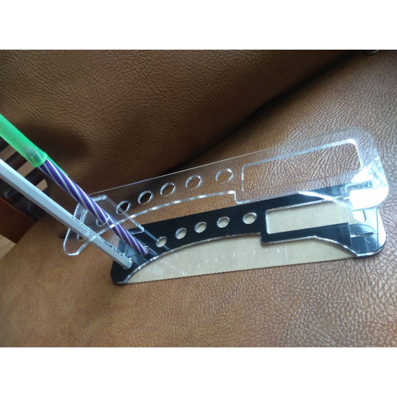 

WADAH BOLPOINT/TEMPAT BOLPEN/PENSIL