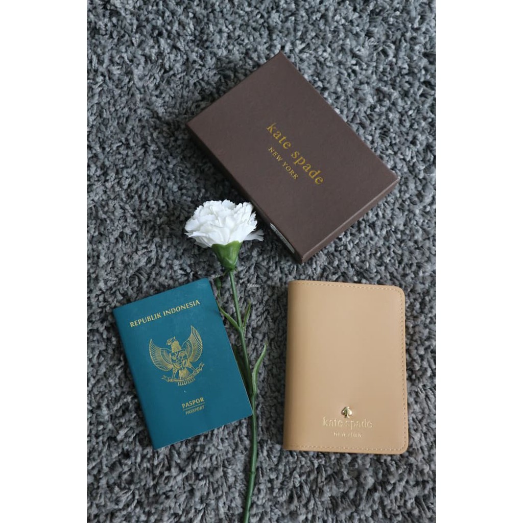 Kate Spade Passport Cover Murah