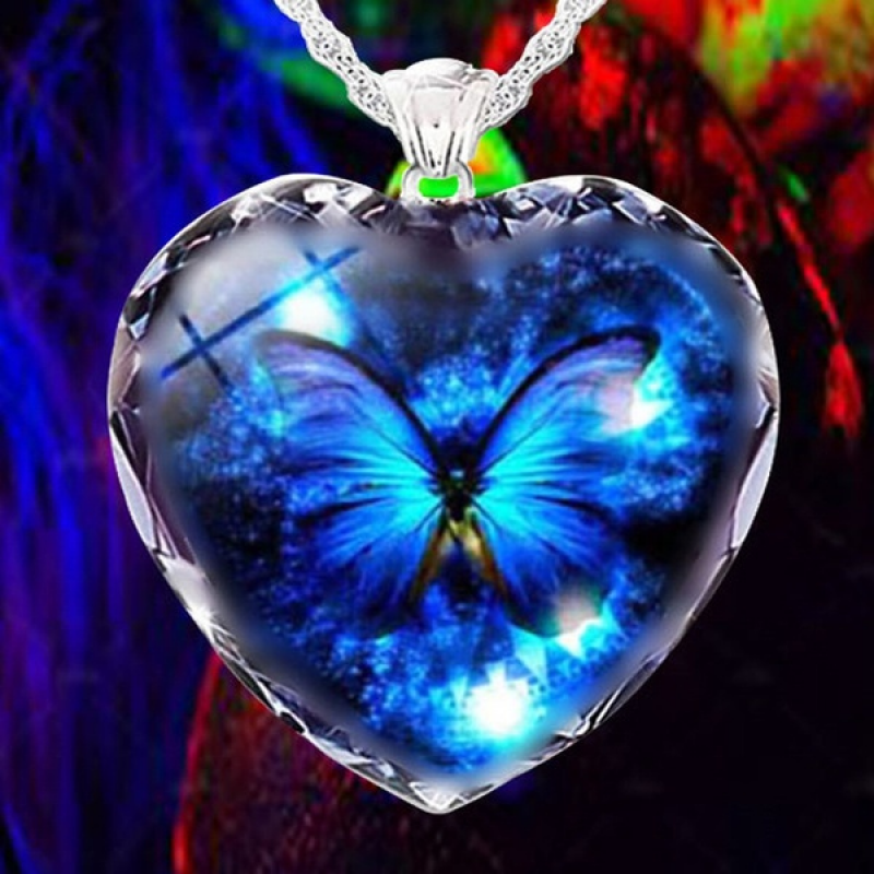 Kalung Liontin Butterfly Heart Stone Buatan Warna Biru Bahan Alloy Untuk Wanita