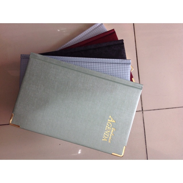 

Buku Agenda Exlusive List Gold