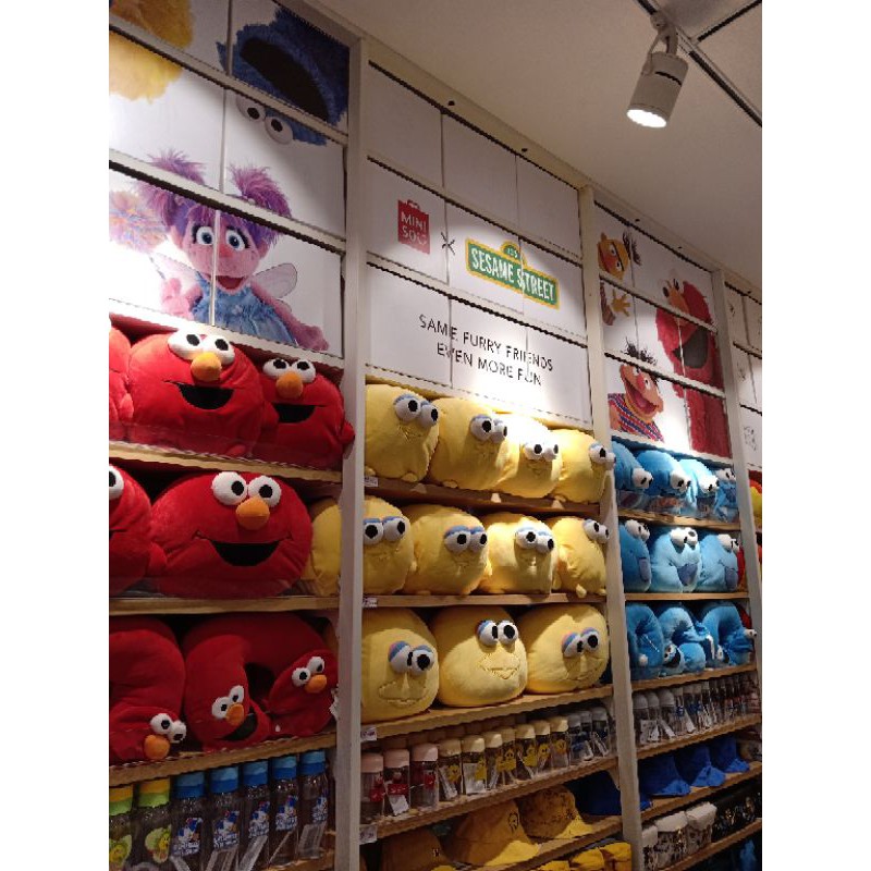 Miniso Sesame Street Boneka bantal Elmo cookie monster