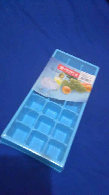 Cetakan Es Batu Kubus Lion Star 21 Kotak