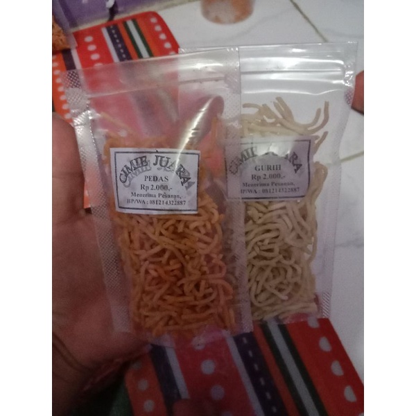 

CEMILAN KERIPIK CIMIE JUARA
