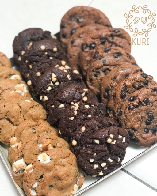 

COOKIE dengan varian rasa. Made by order. Fresh bake everyday. dipackaging dengan rapi