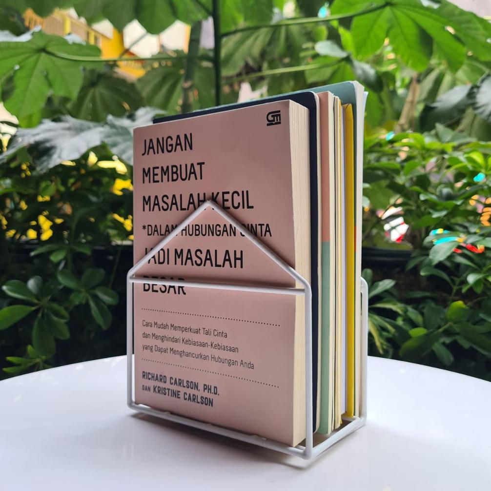 

[KODE NAYEP] Pembatas Buku Besi (Anti Karat) / Sekat Buku / House Bookshelf