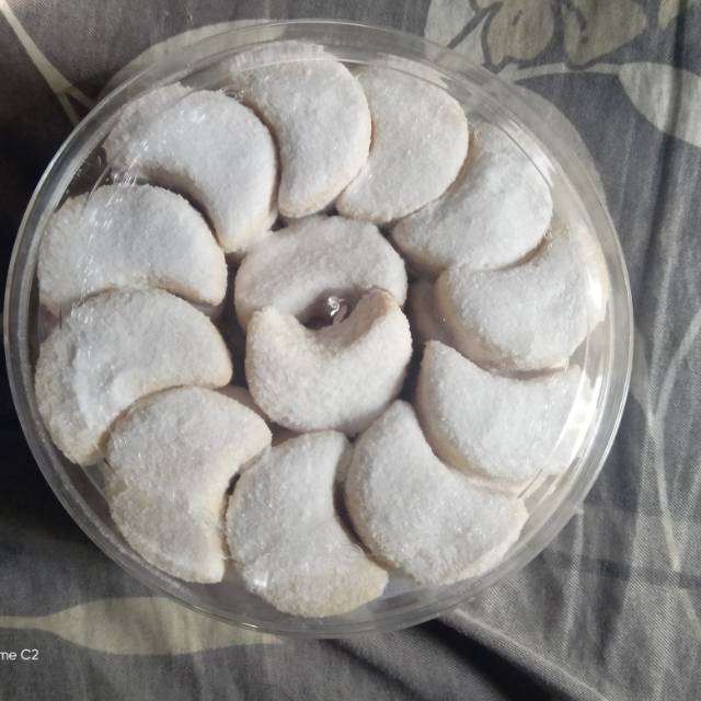 

Kue putri salju