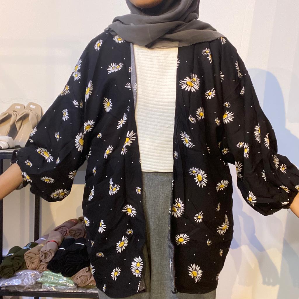 Rumah Polos Kiyowo Outer / Outer Hits / Outer Balon /  Outer Batwing / Outer / Outer Wanita-Bunga Daisy