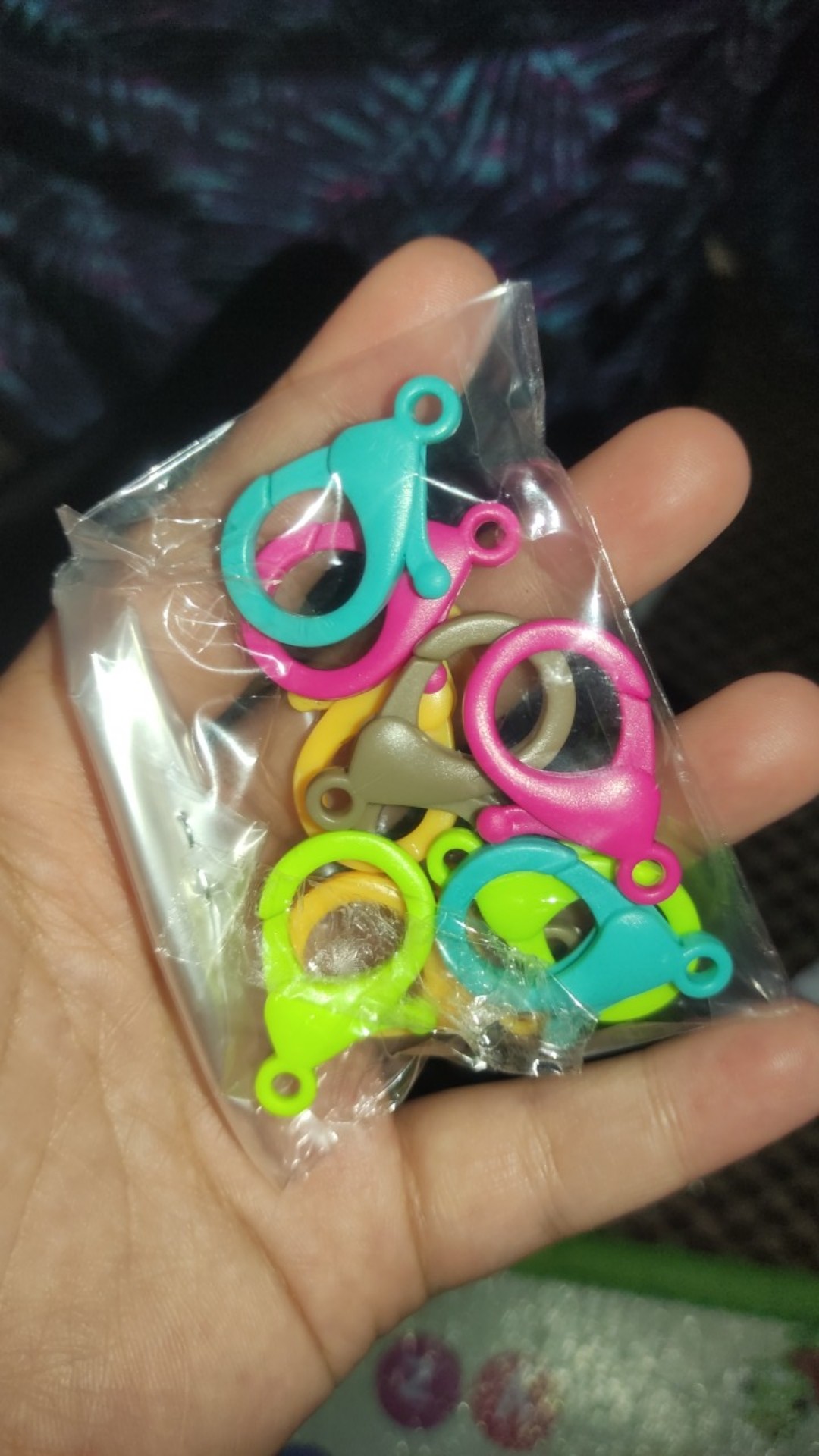 Kokot Udang ( 3 Cm ) Plastik Bisa Pilih Warna ( Per Pcs )