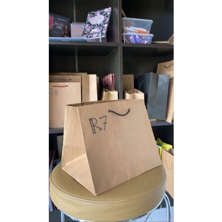 

PAPERBAG TOPLES 500GRAM PAPERBAG POLOS UKURAN 20x16x18