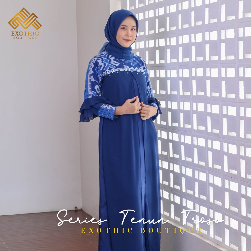 Baju_Pesta_Wanita_Muslim_Kondangan_Tenun_Mewah_Elegan_Gaun_Muslimah_Terbaru_2022_2023_Maxy_Retna_Leb