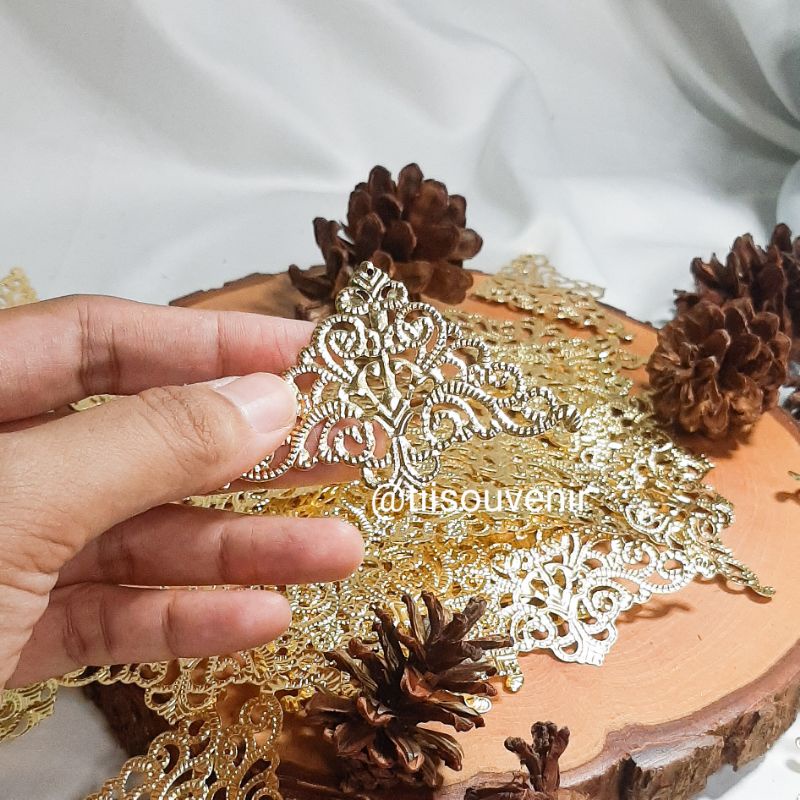 Charm Sudut Mahar - sudut hantaran / siku hantaran - bahan craft - bahan mahar - rustic (PER BIJI) 7,5 CM