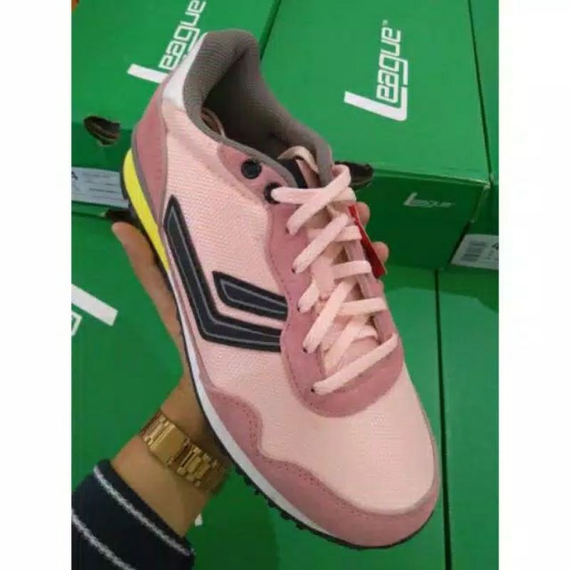 sepatu cewek  LEAGUE original strive