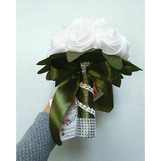 BUNGA / SATIN / WEDDING / BUNGA PENGANTIN / PENGANTIN / BUKET BUNGA PENGANTIN / BUKET BUNGA SATIN / 