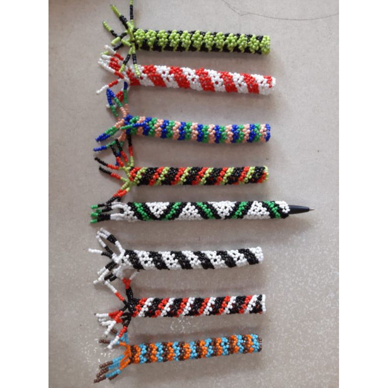 

Hiasan pulpen dari manik
