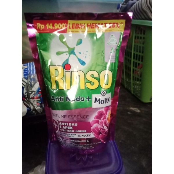 RINSO MOLTO DETERJEN CAIR