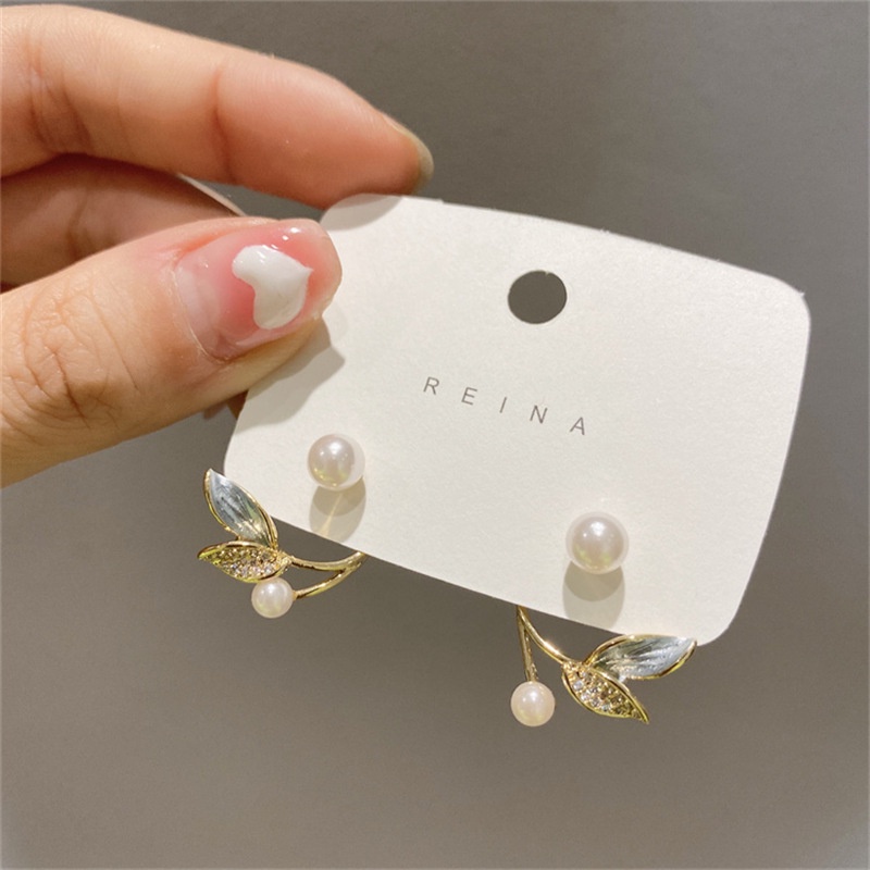 Anting Bentuk Daun Kecil Aksen Mutiara Gaya Korea