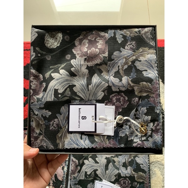 royale black buttonscarves