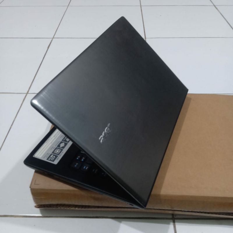 Laptop Acer Aspire E5-476G Core i5-8250U Gen 8th Double Vga Nvidia Geforce MX130 2 GB Ram 4GB HDD 1TB Windows 10