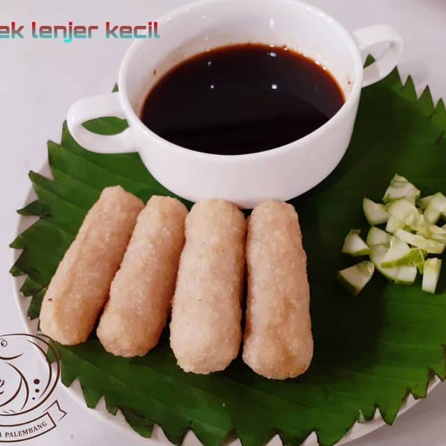 

Pempek lenjer kecil ikan belida asli