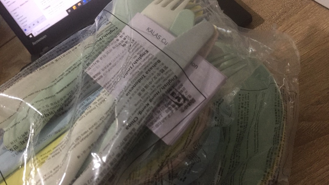 Khallas Peralatan Makan (sendok Garpu Pisau) Set Isi 18 Aneka Warna Bpa Free