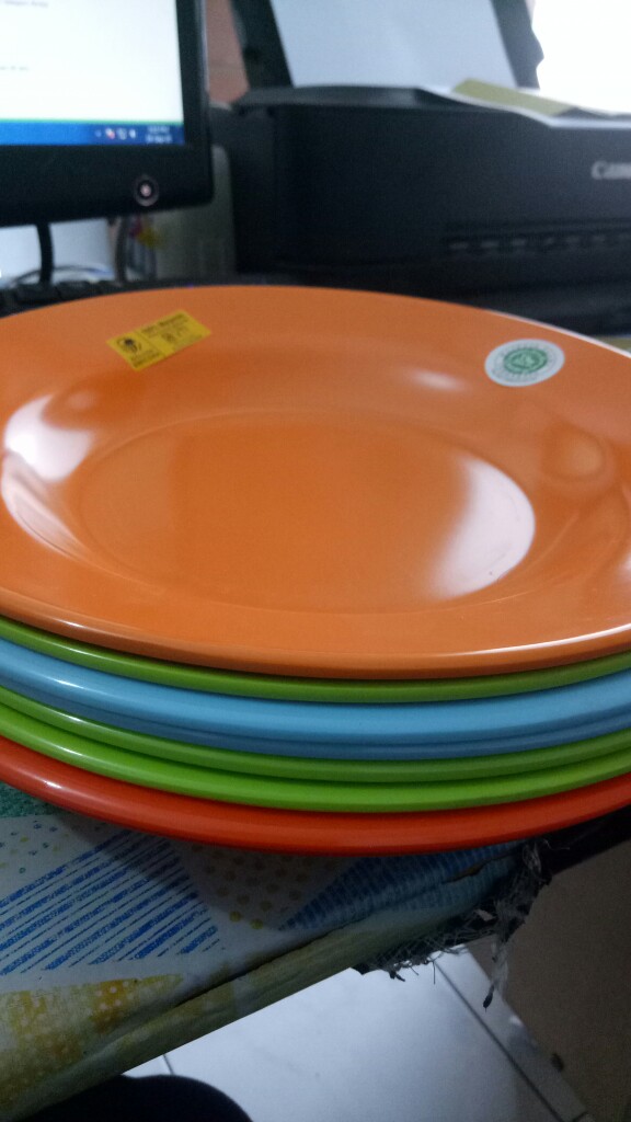 Golden Unicorn P09-5 Piring Dalam 4 Variasi Warna 9 Inci