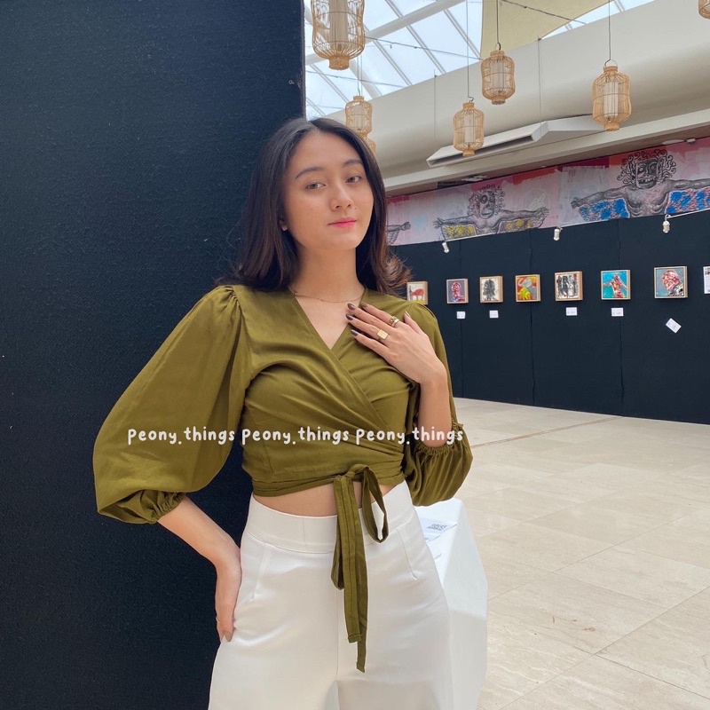 BEFAST - ZFC OOTD Blouse NEFILE / Loly Top Basic / Pakaian Wanita / Blouse Crop / Fashion Wanita Modis Kekinian / Keluaran Terbaru 2022 / Blouse Polos Casual / Outfit Ala Korean Style / Blouse Banyak Warna / Trendy