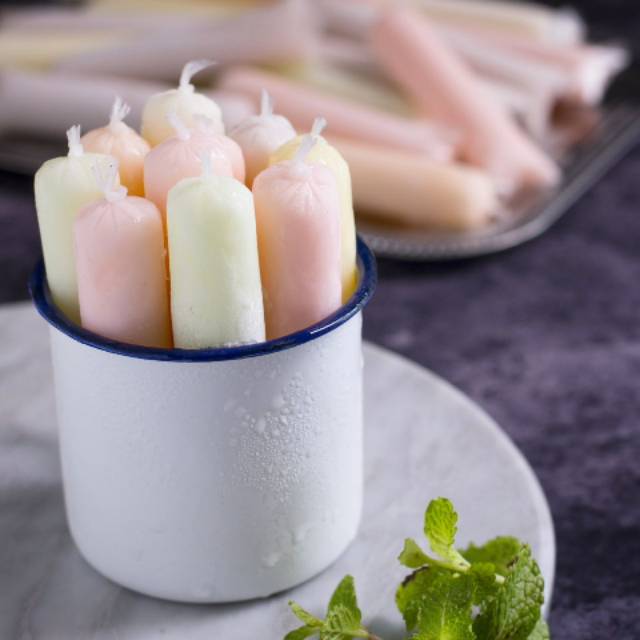 

YOGHURT WITS STICK ES. RASA CAMPUR. ISI 25
