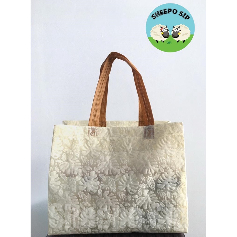 

TAS GOODIE BAG SPUNBOND EMBOS TAS GOODIE BAG SNACK 27x22x10 - TAS SOUVENIR -TAS BEKAL NASI - TAS BINGKISAN - TAS KADO - TAS OLEH OLEH - TAS SPUNBOND SURABAYA -TAS SPUNBOND CUSTOM - TAS SNACK ULANG TAHUN ANAK