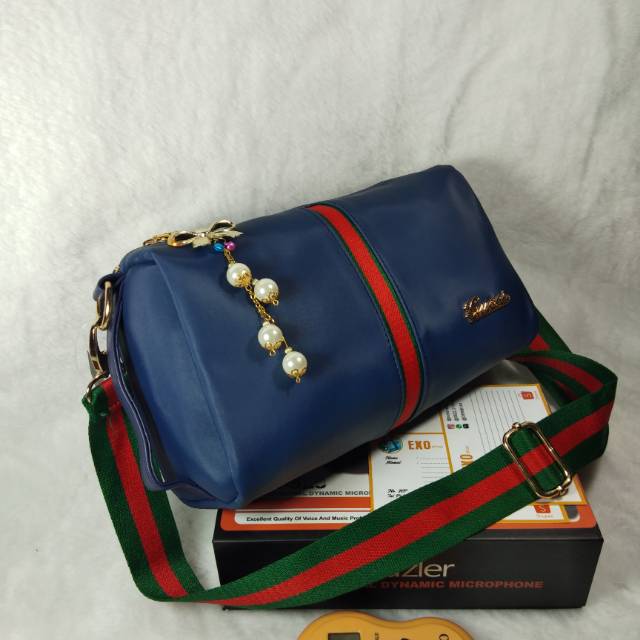Gucci sling