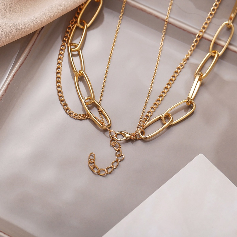 Kalung Multilayer Dengan Liontin Lock Portrait Untuk Wanita