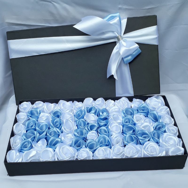 

flower gift box buket bunga 3 karakter