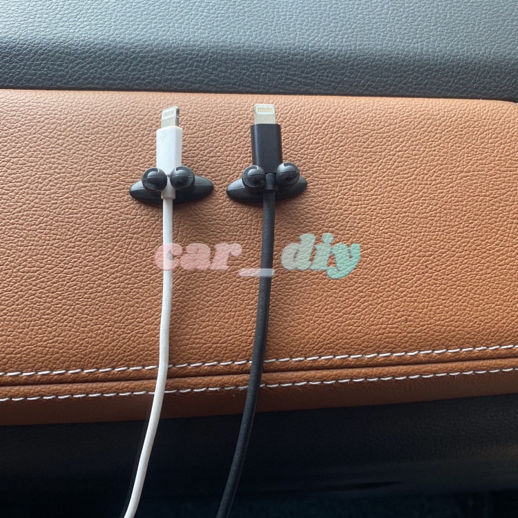 1 / 8 Pcs Klip Holder Kabel USB Headphone Multifungsi Warna Hitam Untuk Mobil