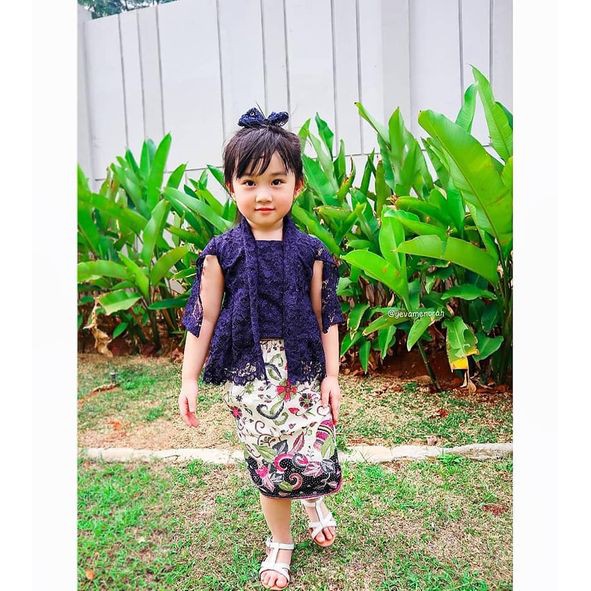 SETELAN KEBAYA ANAK MODEL YEVA SIZE 0 - 10 TAHUN / KEBAYA BROKAT / KEBAYA BATIK ANAK